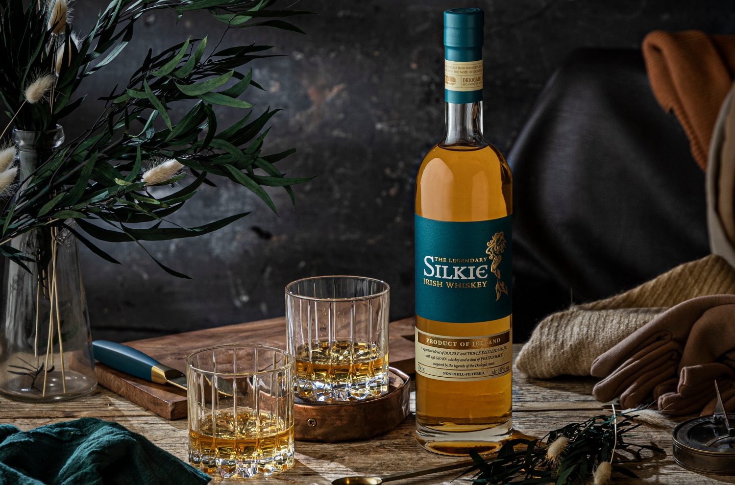 Silkie Irish Whisky neat with bottle Wayfarer